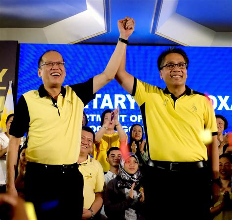 8 things to know about Mar Roxas .